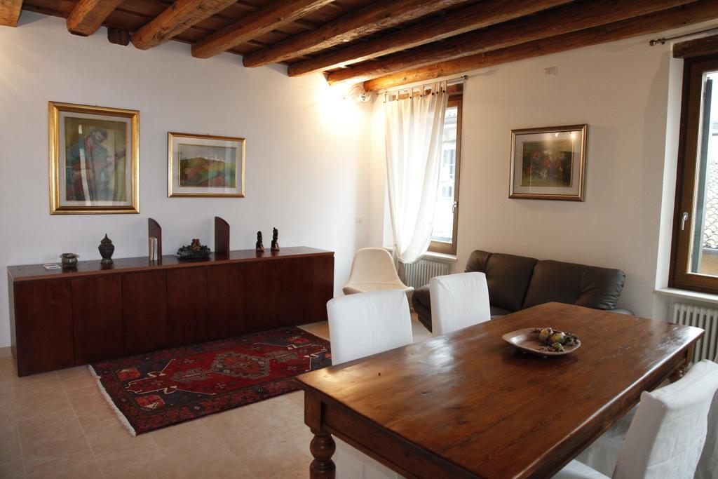 Apartment Centre 2 Bedroom Flat Verona